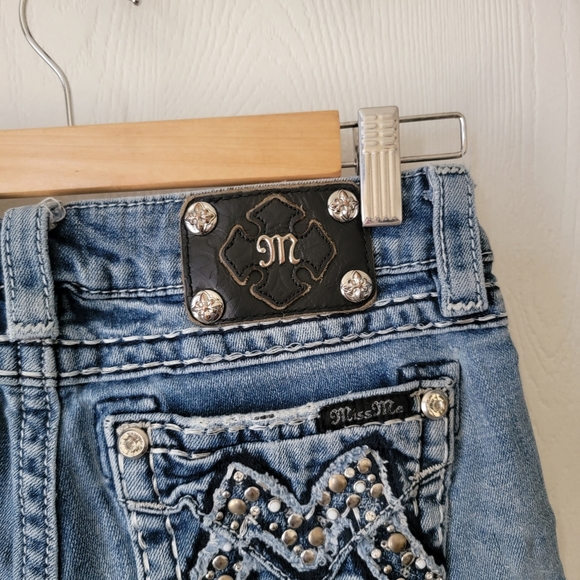 Miss Me Boyfriend Shorts - Picture 3 of 9